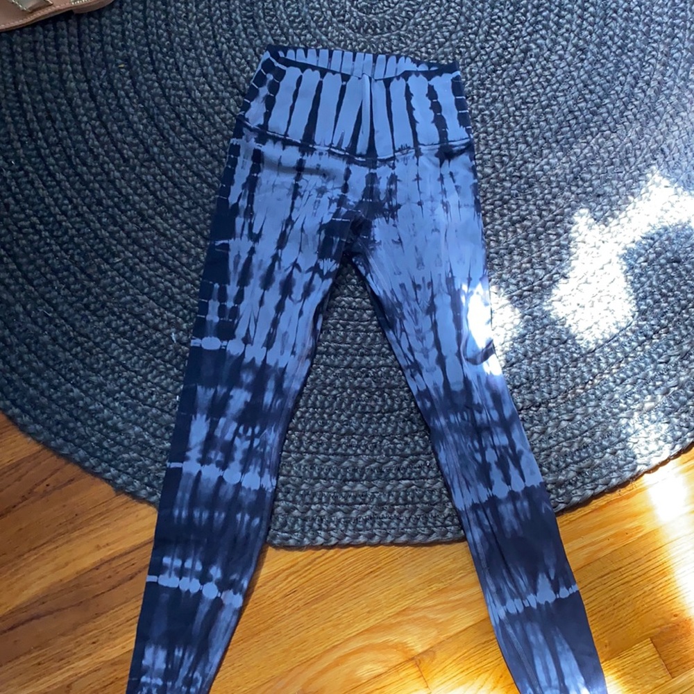 Lululemon leggings not sure the style